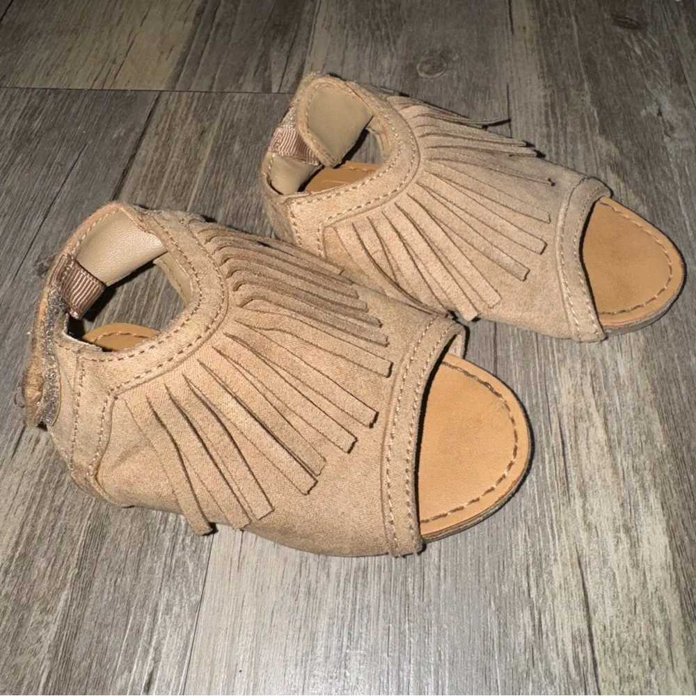 Crazy 8 Tan Fringe Kids Sandals